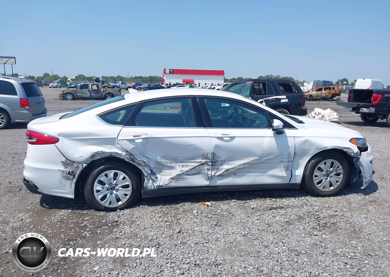 2020 Ford Fusion S VIN:3FA6P0G75LR143691 - 13
