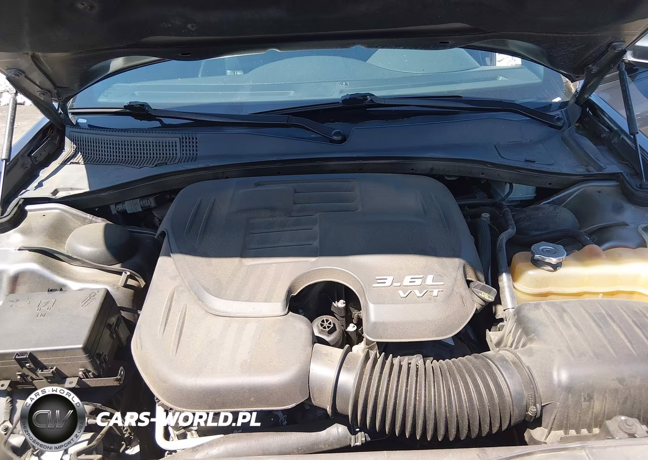 2018 Chrysler 300 300S VIN:2C3CCABG0JH214122 - 10