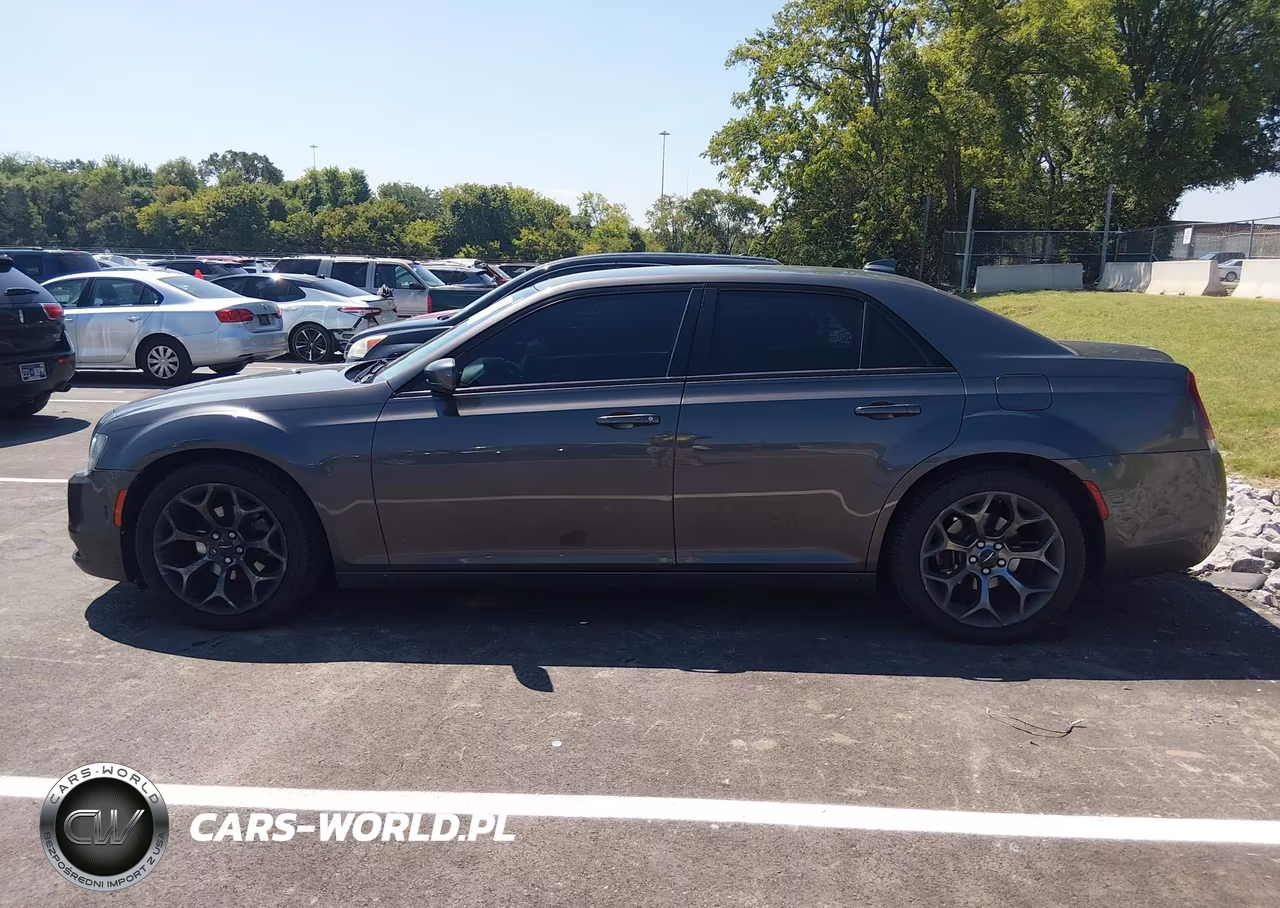 2018 Chrysler 300 300S VIN:2C3CCABG0JH214122 - 14