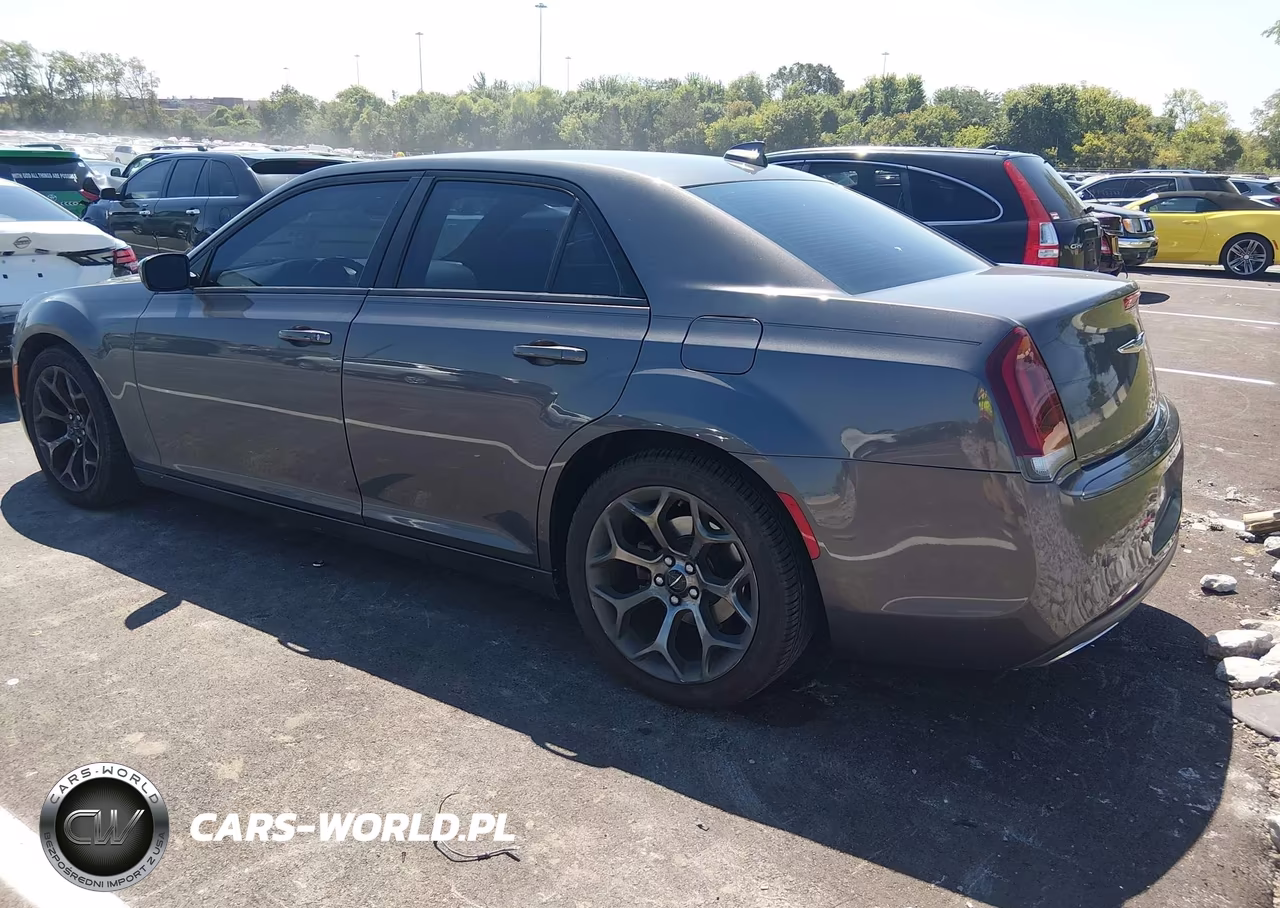 2018 Chrysler 300 300S VIN:2C3CCABG0JH214122 - 3
