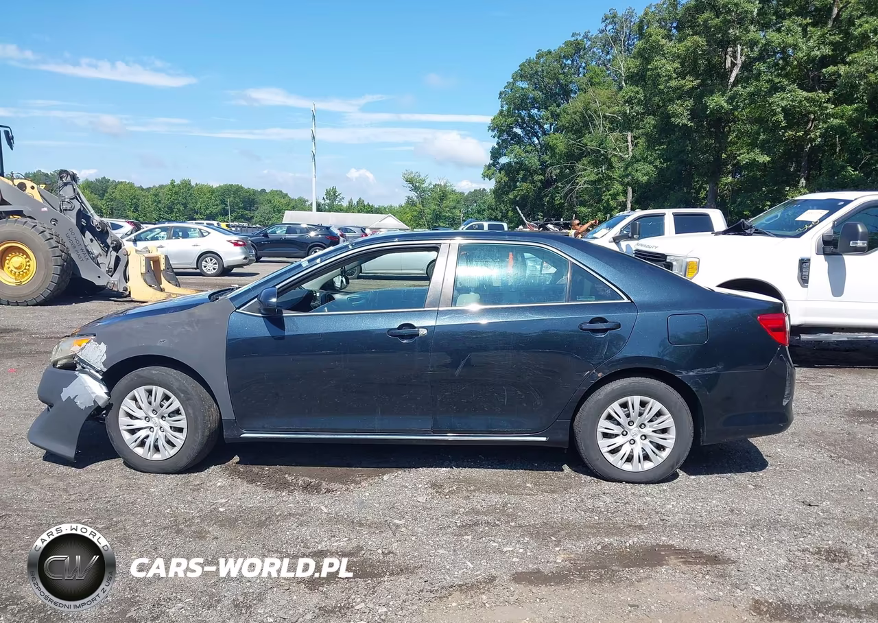 2014 Toyota Camry Le VIN:4T4BF1FK6ER339465 - 14