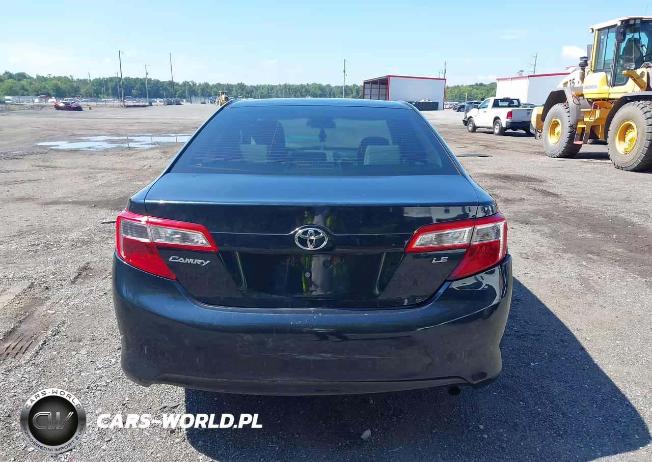 2014 Toyota Camry Le VIN:4T4BF1FK6ER339465 - 16