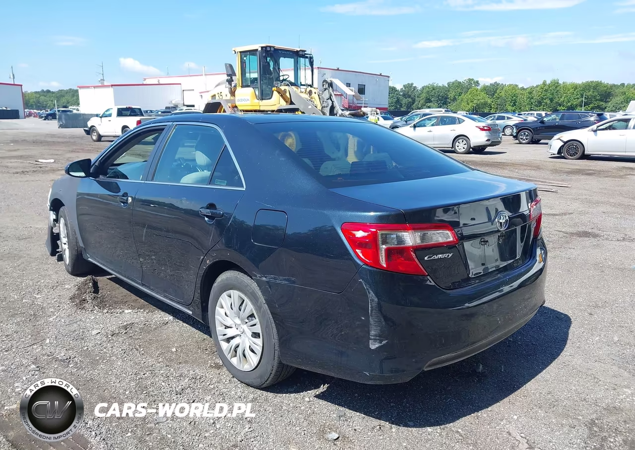 2014 Toyota Camry Le VIN:4T4BF1FK6ER339465 - 3