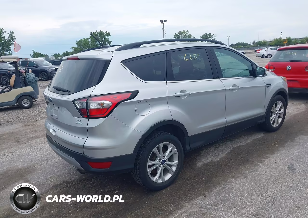 2018 Ford Escape Se VIN:1FMCU0GD8JUA94953 - 4