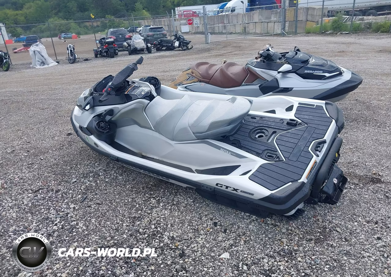 2024 Seadoo Gtx-300 Limited VIN:VDV61302C424 - 3