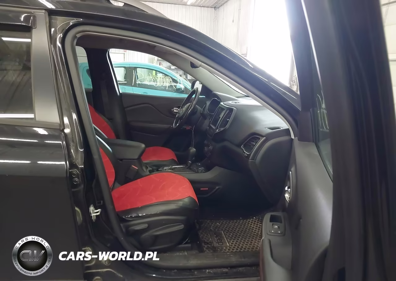 2020 Jeep Cherokee Trailhawk 4X4 VIN:1C4PJMBX2LD636641 - 5