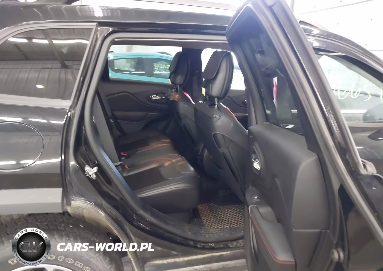 2020 Jeep Cherokee Trailhawk 4X4 VIN:1C4PJMBX2LD636641 - 8