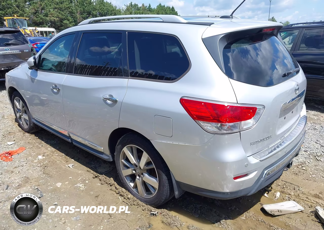 2013 Nissan Pathfinder Platinum VIN:5N1AR2MM8DC645174 - 3