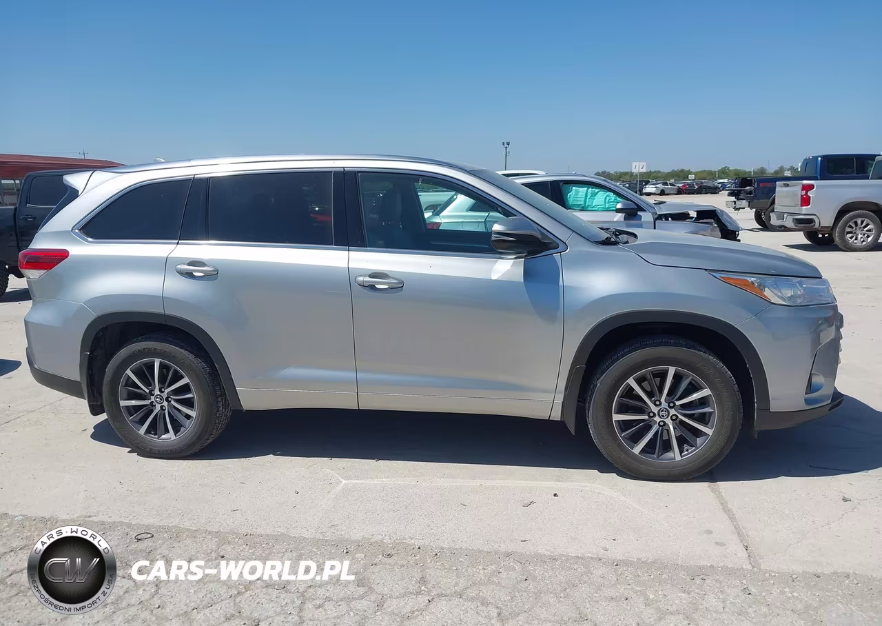 2017 Toyota Highlander Xle VIN:5TDJZRFH2HS374050 - 13
