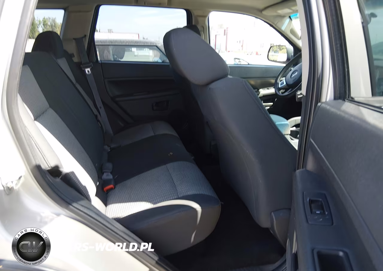 2008 Jeep Grand Cherokee Laredo VIN:1J8GS48K78C197161 - 8