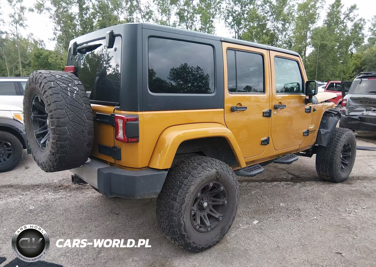 2014 Jeep Wrangler Unlimited Sahara VIN:1C4BJWEG9EL247425 - 4