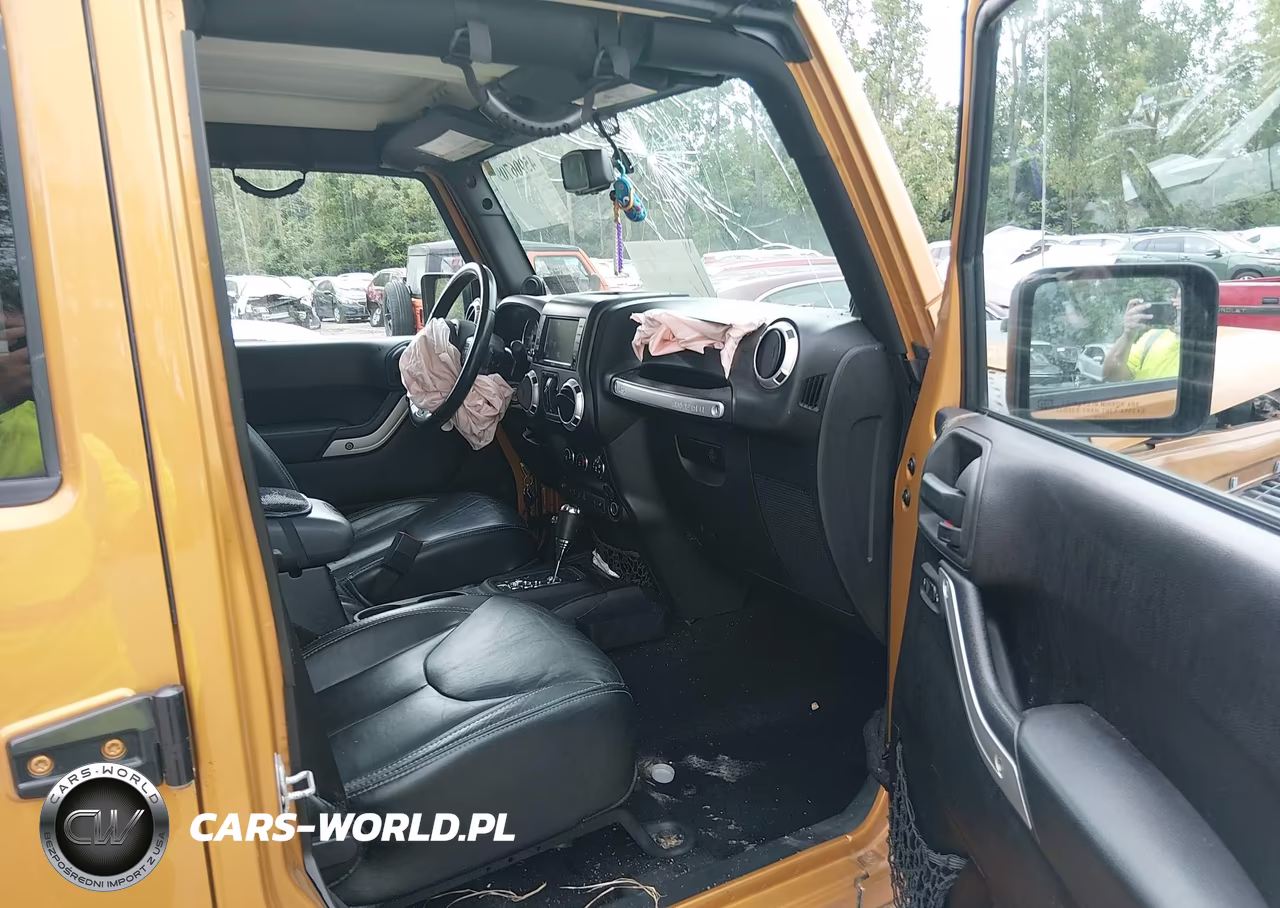 2014 Jeep Wrangler Unlimited Sahara VIN:1C4BJWEG9EL247425 - 5