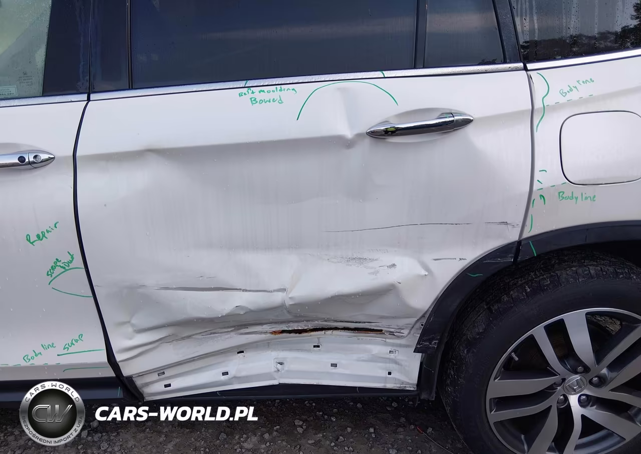 2017 Honda Pilot Touring VIN:5FNYF6H96HB098357 - 17