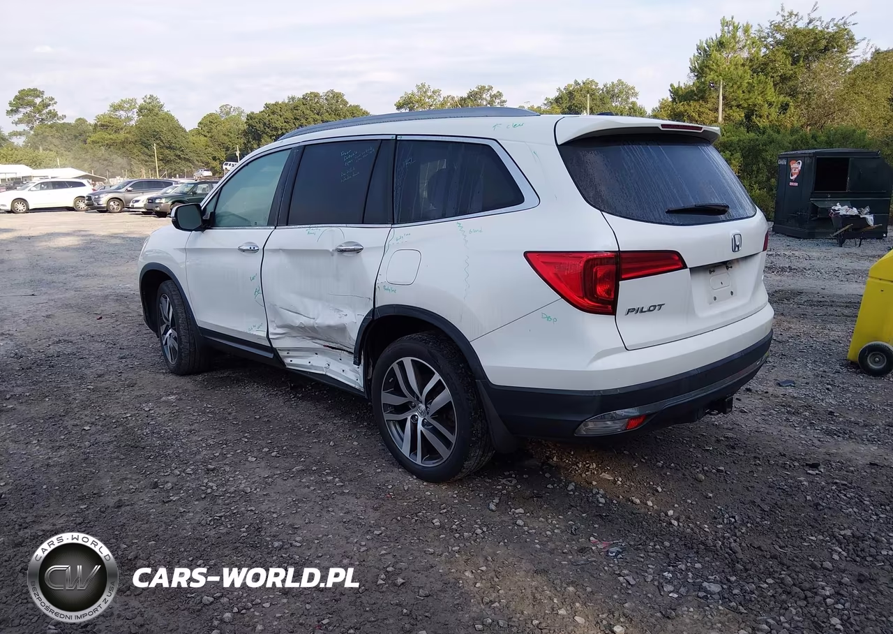 2017 Honda Pilot Touring VIN:5FNYF6H96HB098357 - 3