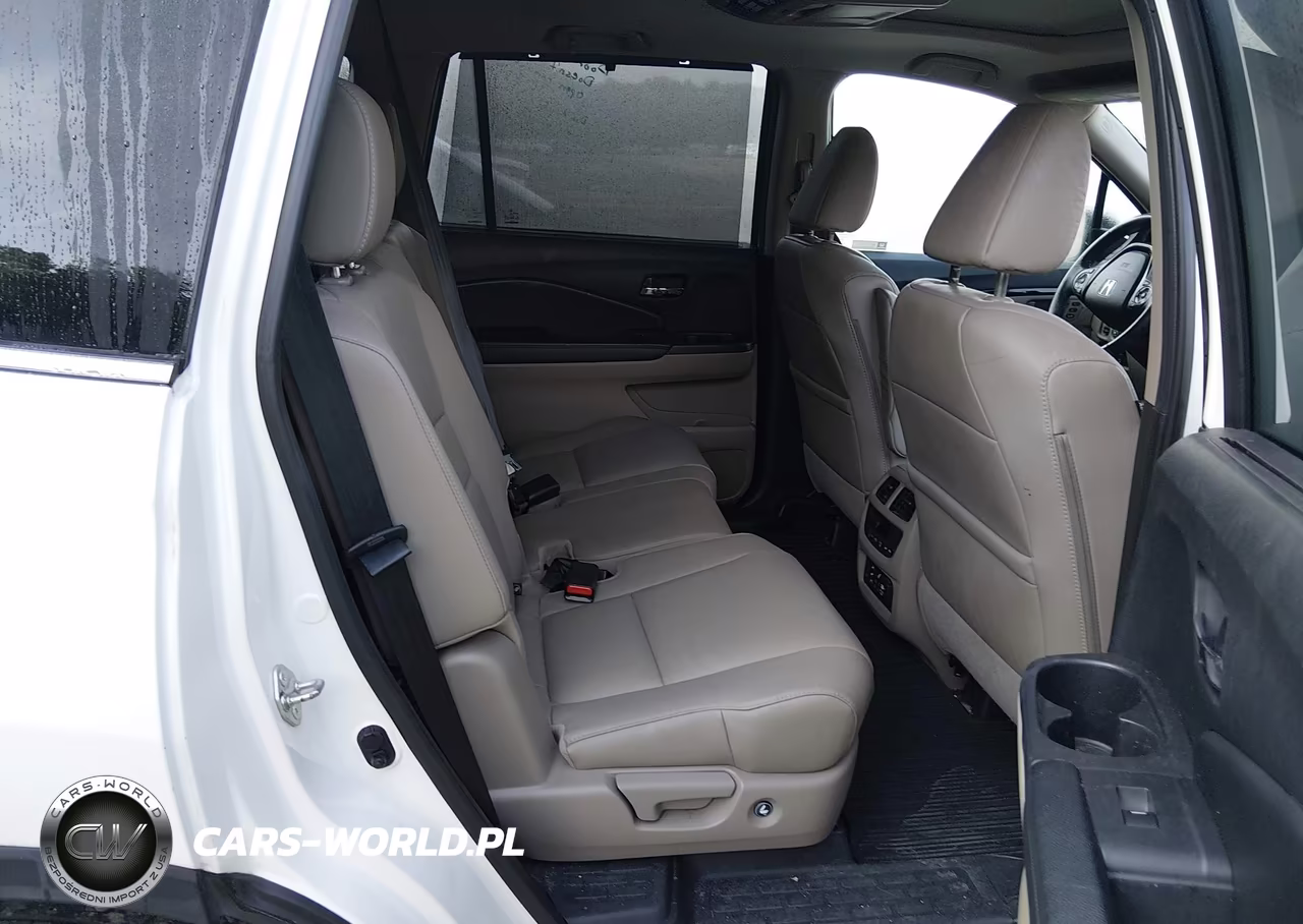 2017 Honda Pilot Touring VIN:5FNYF6H96HB098357 - 8