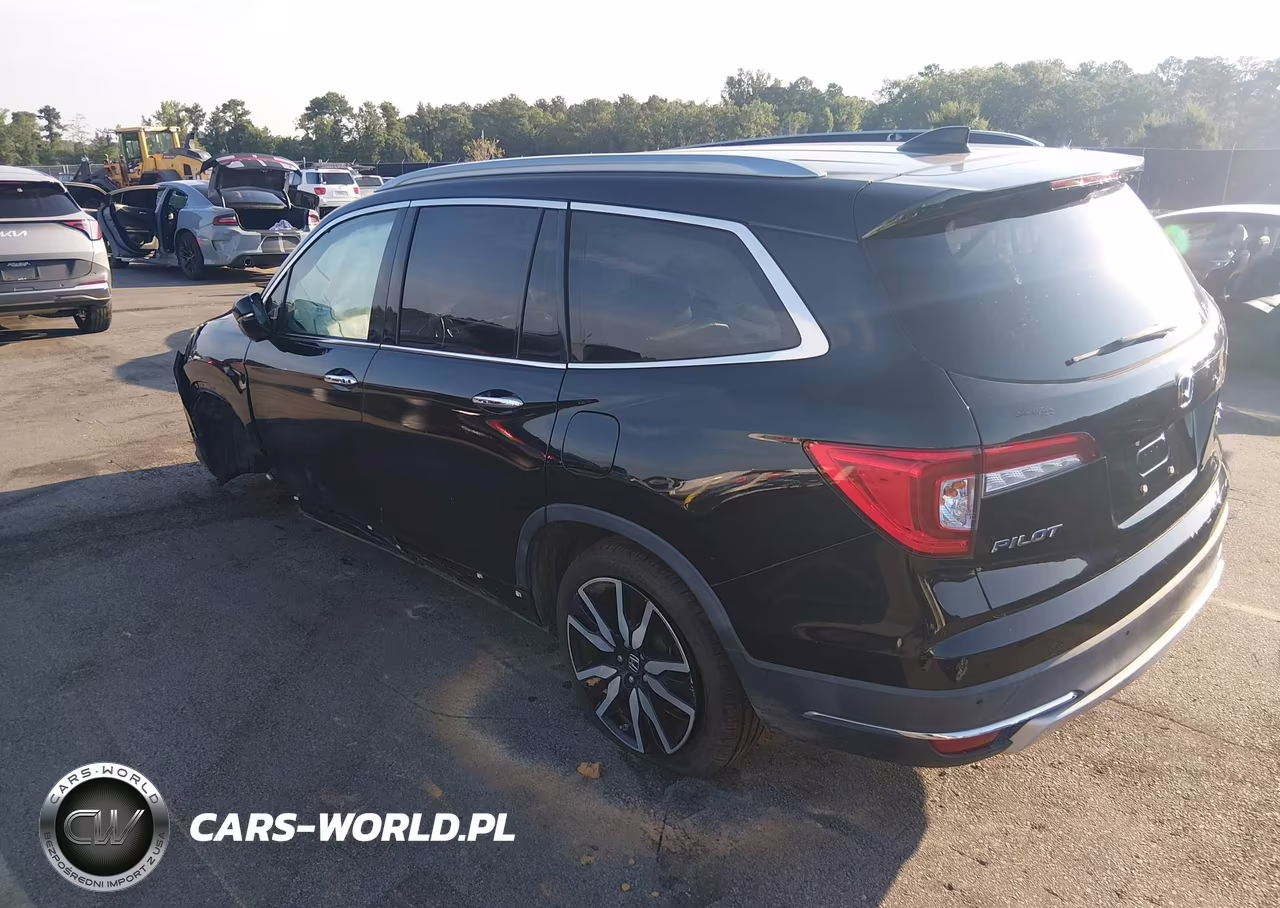 2019 Honda Pilot Touring VIN:5FNYF6H96KB034004 - 3