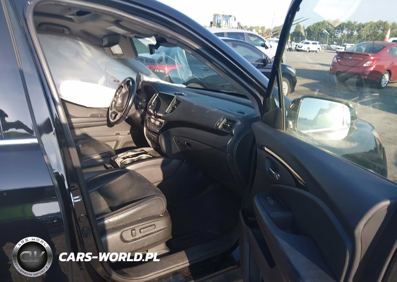 2019 Honda Pilot Touring VIN:5FNYF6H96KB034004 - 5