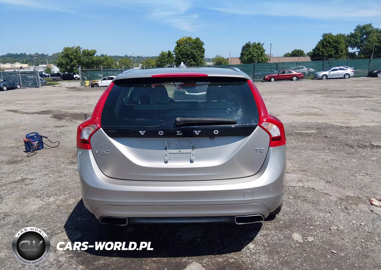 2015 Volvo V60 T5 Premier VIN:YV140MEK9F1265368 - 16