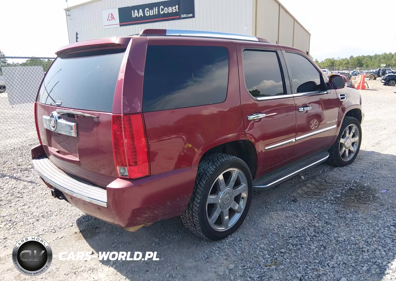 2008 Cadillac Escalade Standard VIN:1GYEC638X8R121962 - 4