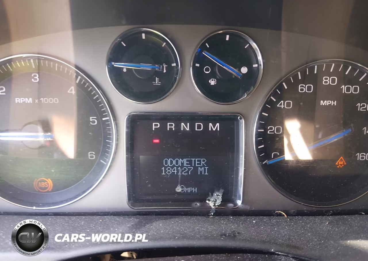 2008 Cadillac Escalade Standard VIN:1GYEC638X8R121962 - 7
