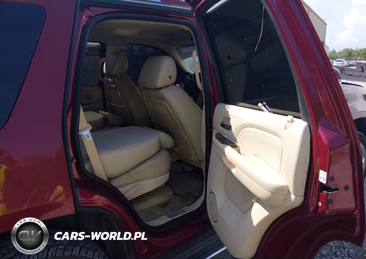 2008 Cadillac Escalade Standard VIN:1GYEC638X8R121962 - 8