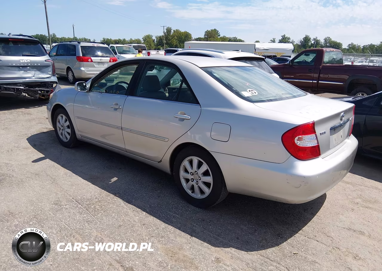 2003 Toyota Camry Xle VIN:4T1BE30K93U696167 - 3