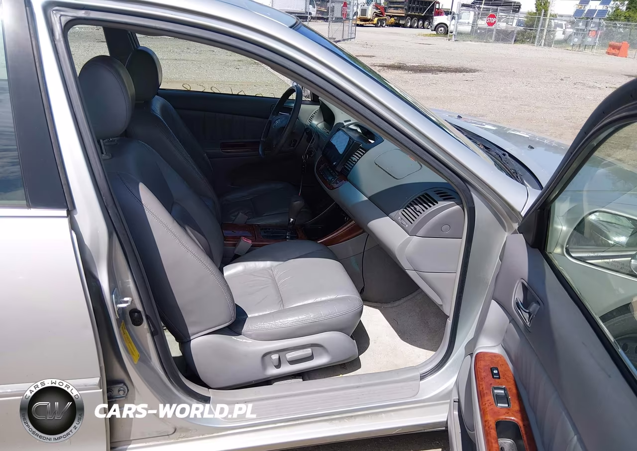2003 Toyota Camry Xle VIN:4T1BE30K93U696167 - 5