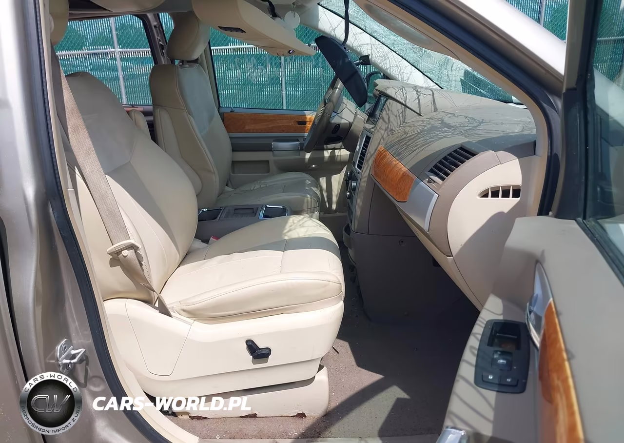 2008 Chrysler Town & Country Limited VIN:2A8HR64X18R148753 - 5