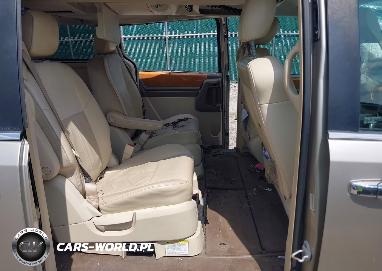 2008 Chrysler Town & Country Limited VIN:2A8HR64X18R148753 - 8