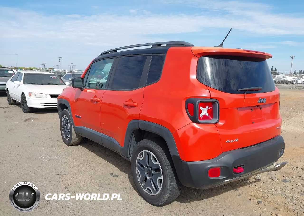 2015 Jeep Renegade Trailhawk VIN:ZACCJBCTXFPC18266 - 3