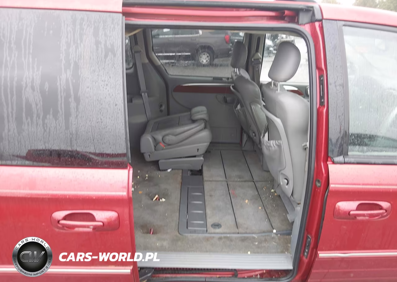 2007 Chrysler Town & Country Limited VIN:2A4GP64L07R359490 - 8