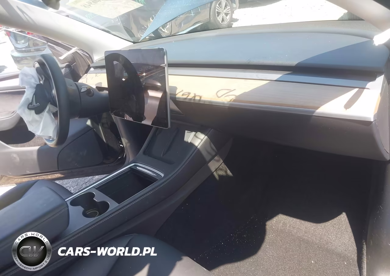 2023 Tesla Model Y VIN:7SAYGDEE9PA165809 - 5