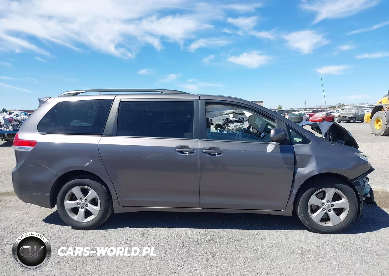 2014 Toyota Sienna Le V6 8 Passenger VIN:5TDKK3DC3ES469340 - 14