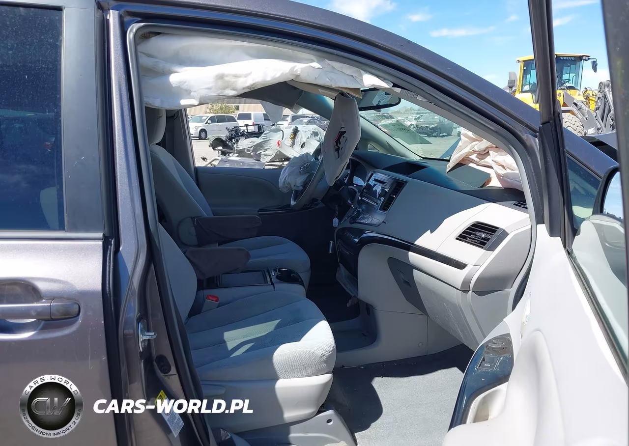 2014 Toyota Sienna Le V6 8 Passenger VIN:5TDKK3DC3ES469340 - 5