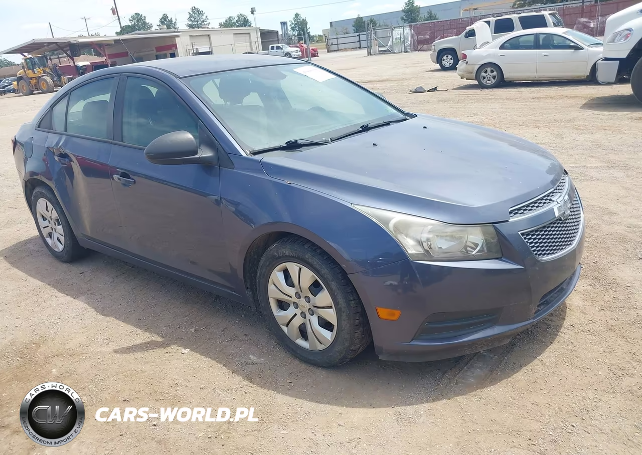 2013 Chevrolet Cruze Ls Auto – zdjęcie 1 z 12