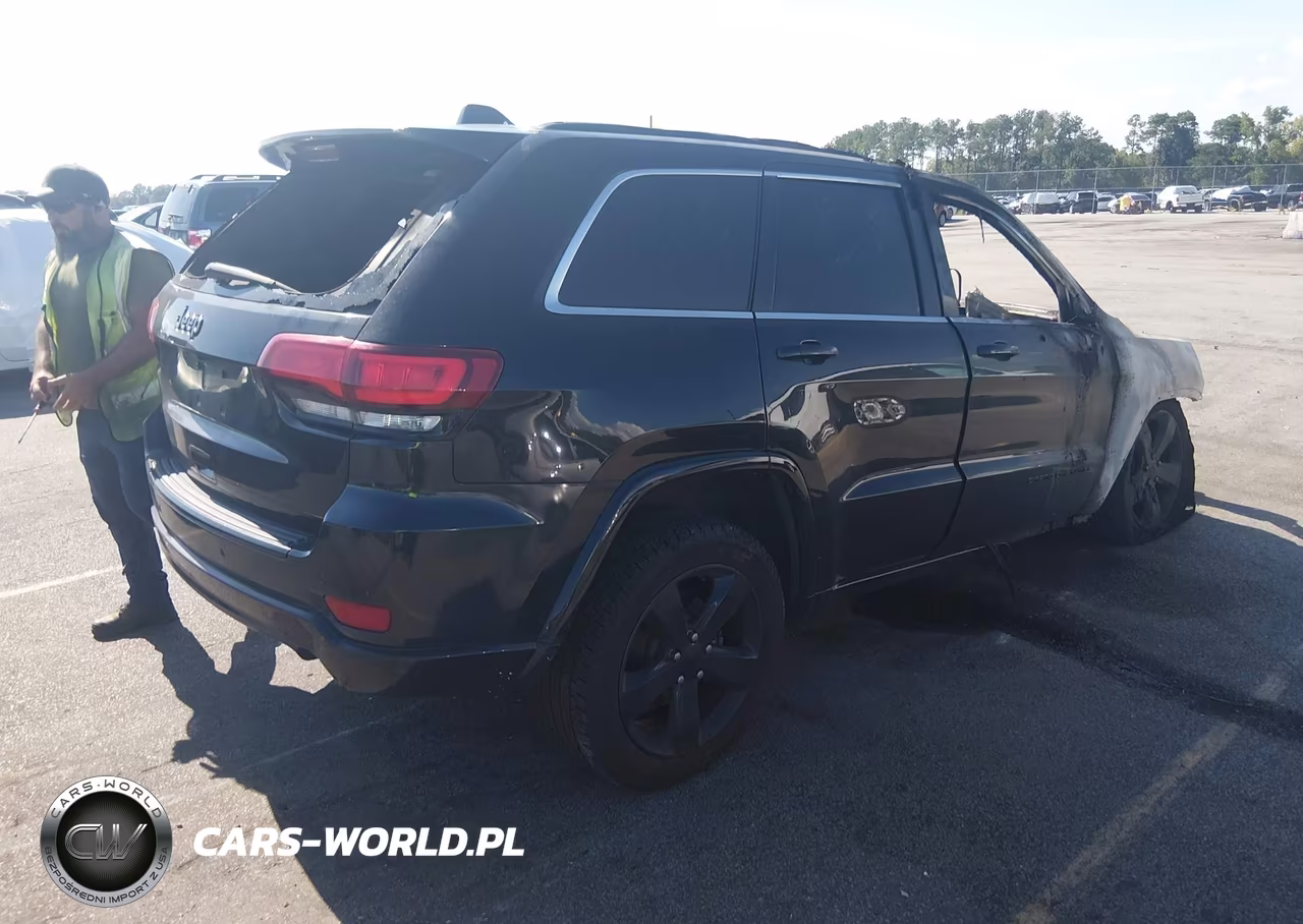 2015 Jeep Grand Cherokee Altitude VIN:1C4RJFAG8FC195937 - 4