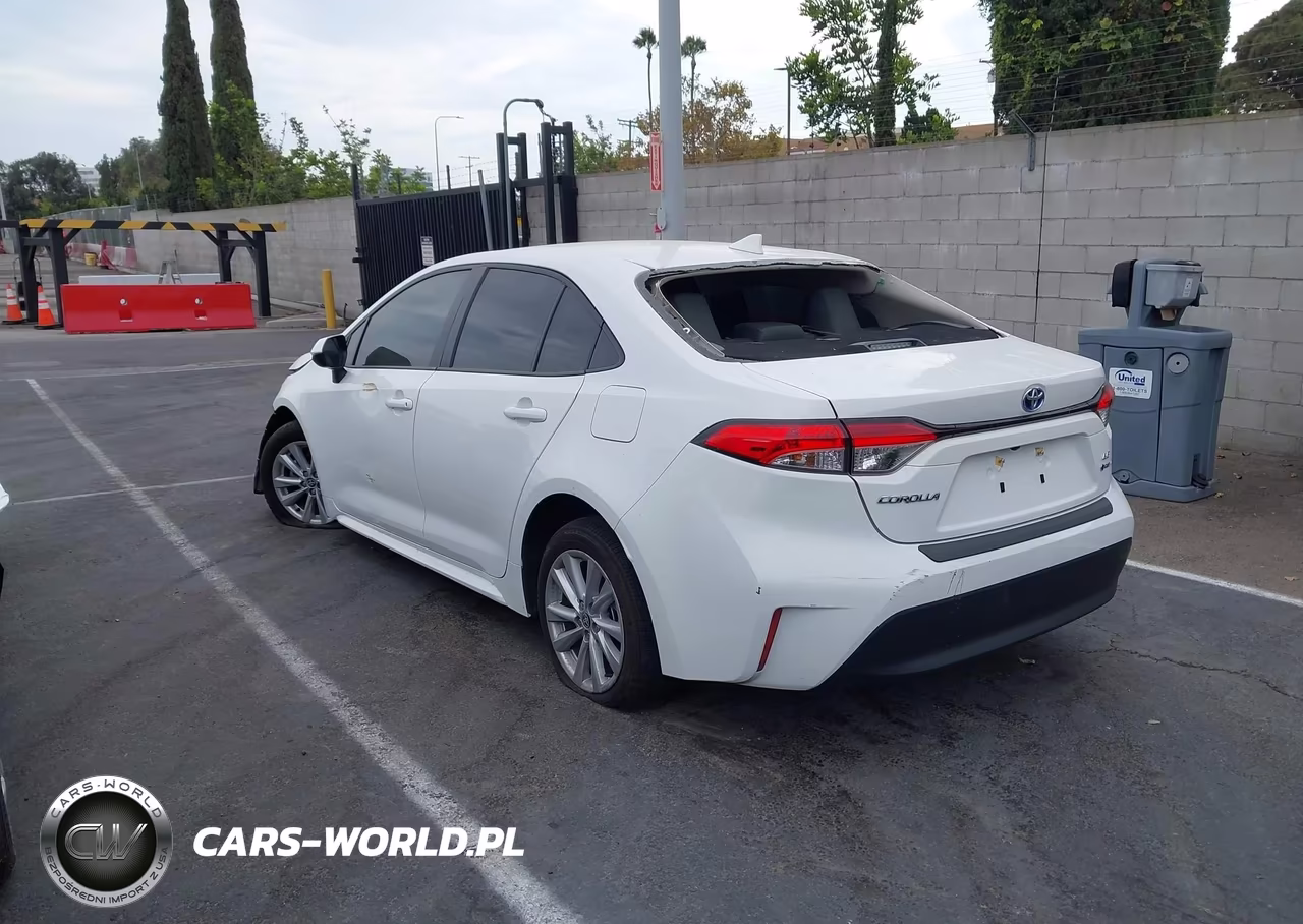 2025 Toyota Corolla Hybrid Le VIN:JTDBCMFE5SJ047113 - 3