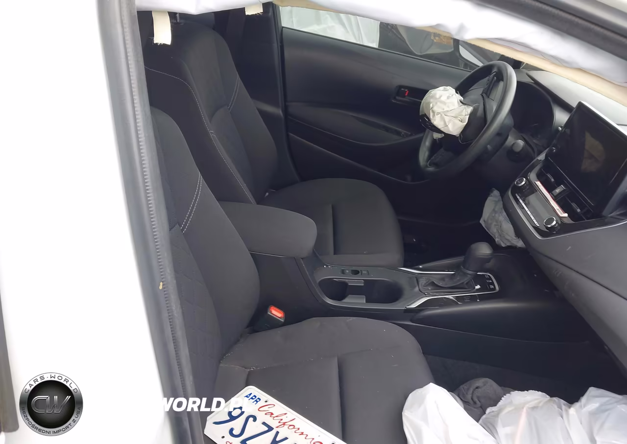 2025 Toyota Corolla Hybrid Le VIN:JTDBCMFE5SJ047113 - 5