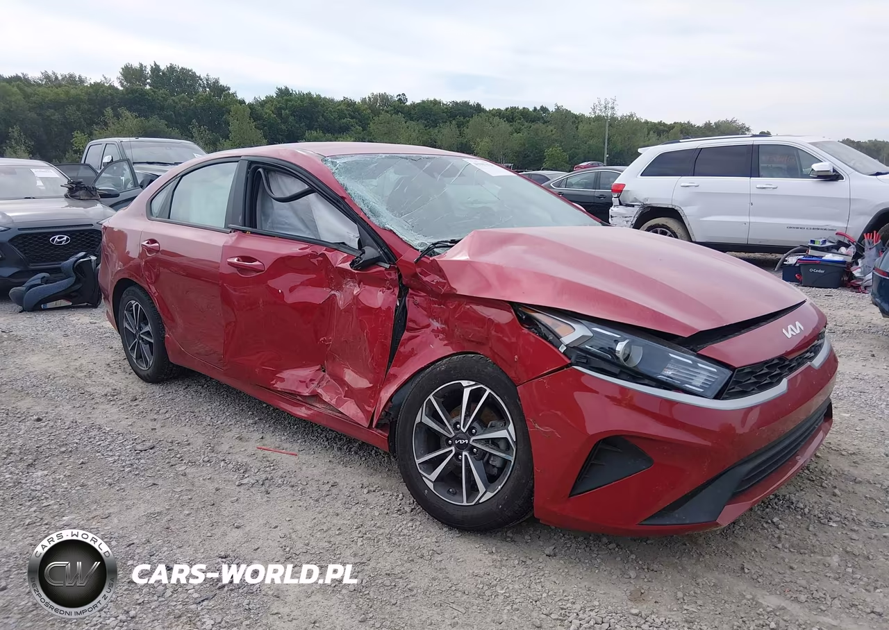 2024 Kia Forte Lxs – zdjęcie 1 z 16