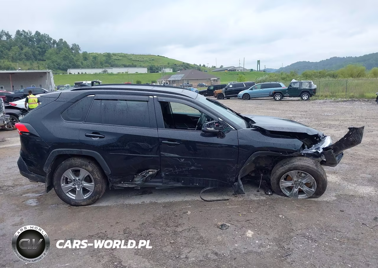 2025 Toyota Rav4 Xle VIN:2T3P1RFV9SW546121 - 14