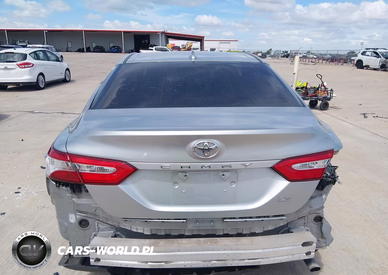 2019 Toyota Camry Le VIN:4T1B11HK9KU197467 - 16