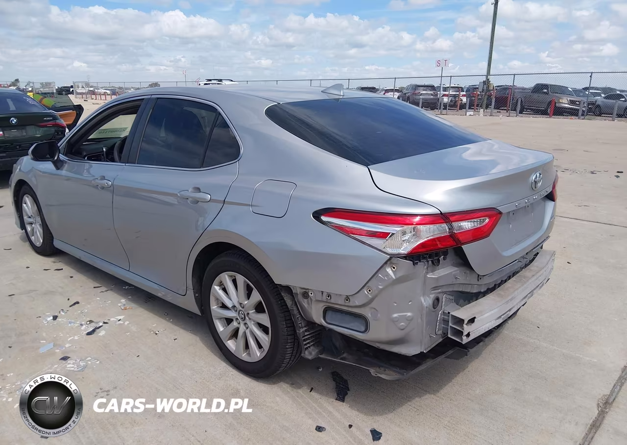 2019 Toyota Camry Le VIN:4T1B11HK9KU197467 - 3