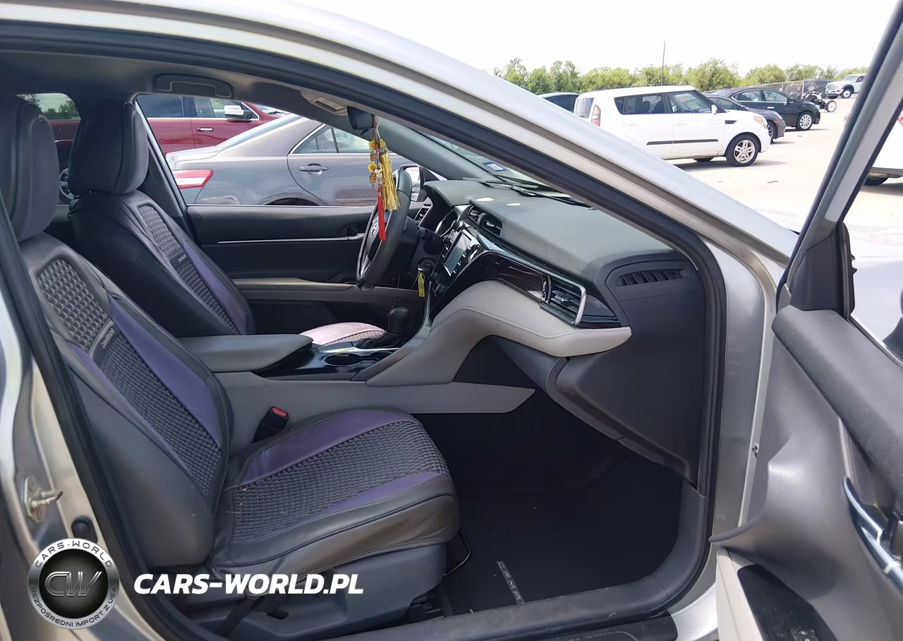 2019 Toyota Camry Le VIN:4T1B11HK9KU197467 - 5
