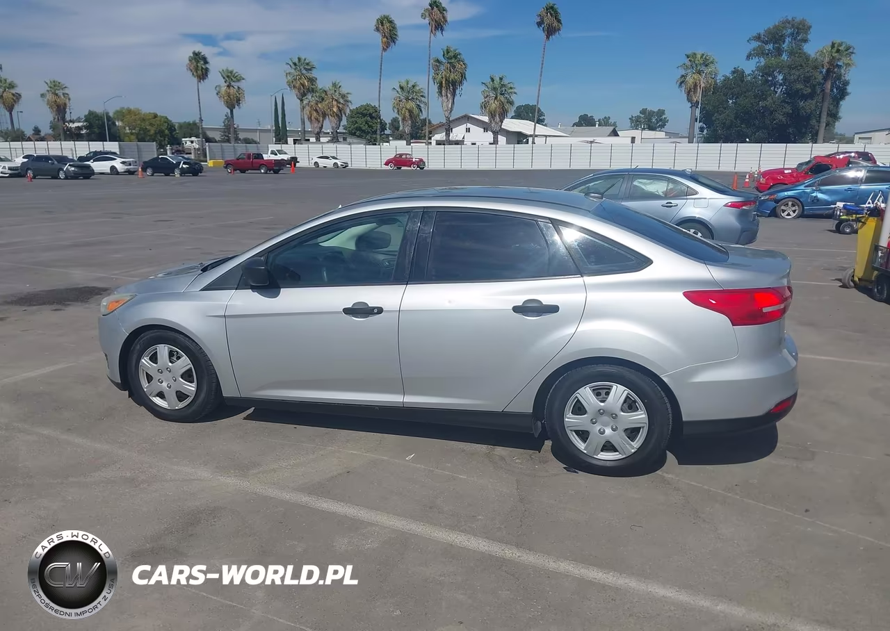 2016 Ford Focus S VIN:1FADP3E29GL276233 - 14