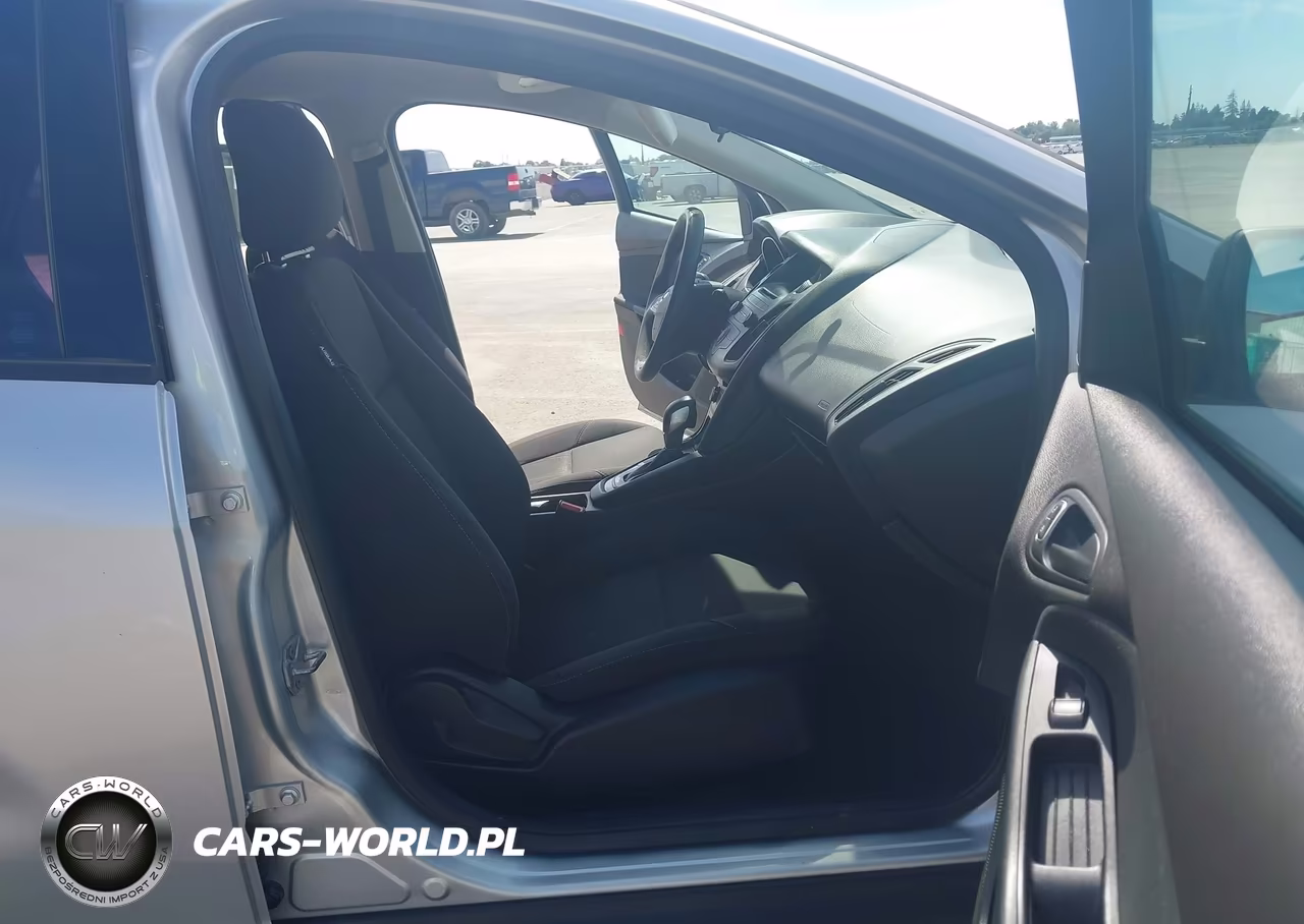 2016 Ford Focus S VIN:1FADP3E29GL276233 - 5