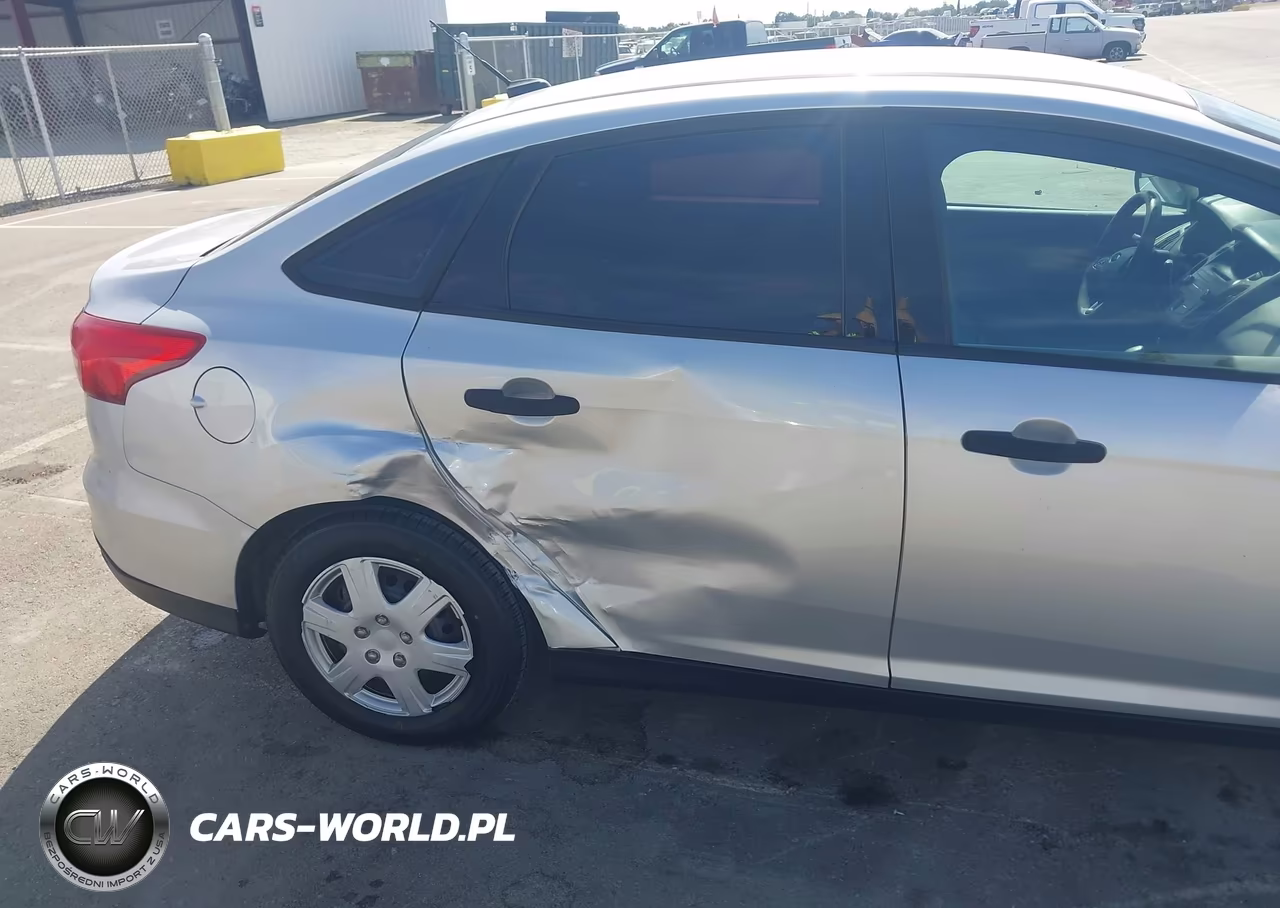 2016 Ford Focus S VIN:1FADP3E29GL276233 - 6