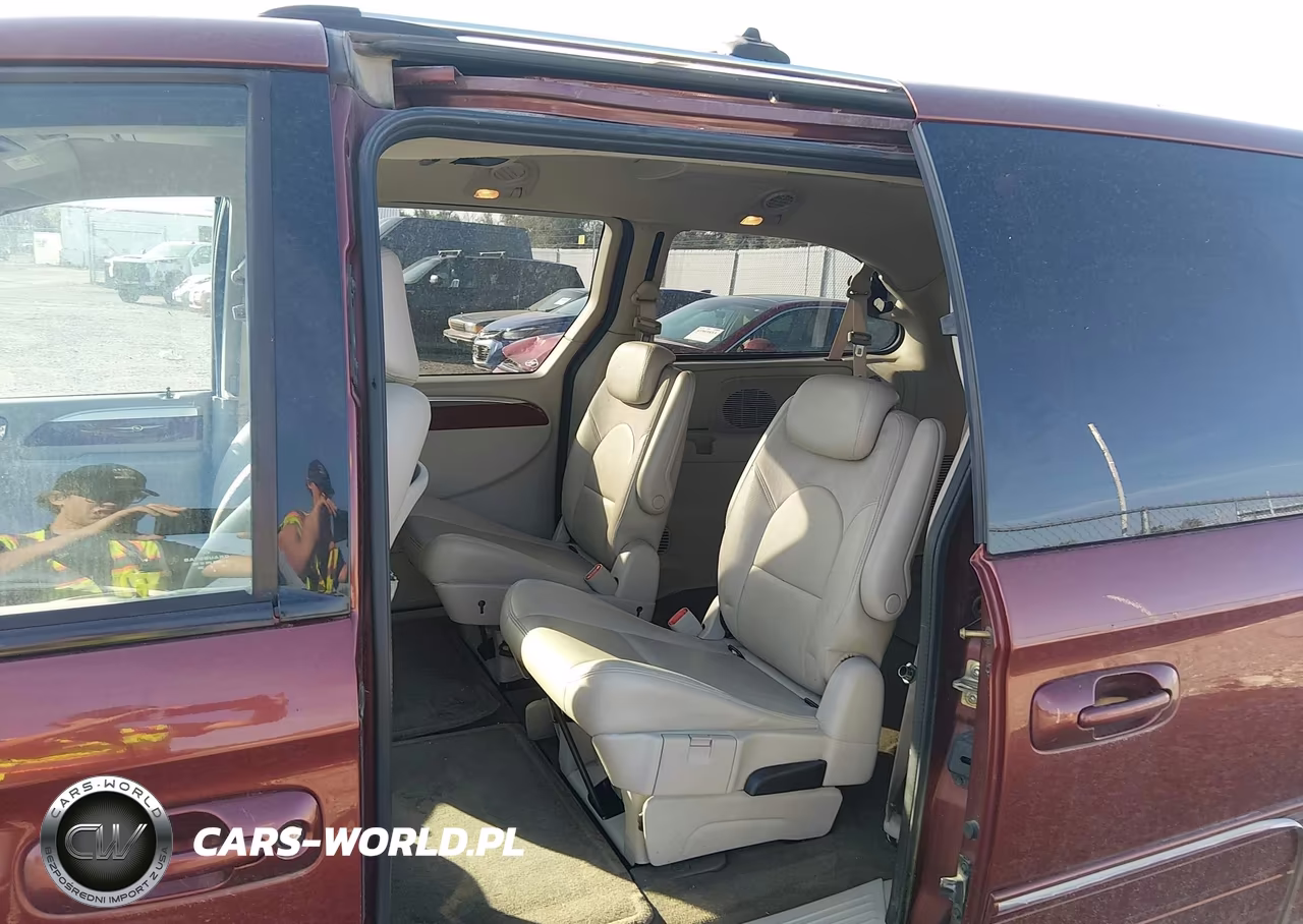 2007 Chrysler Town & Country Limited VIN:2A8GP64L47R161557 - 8