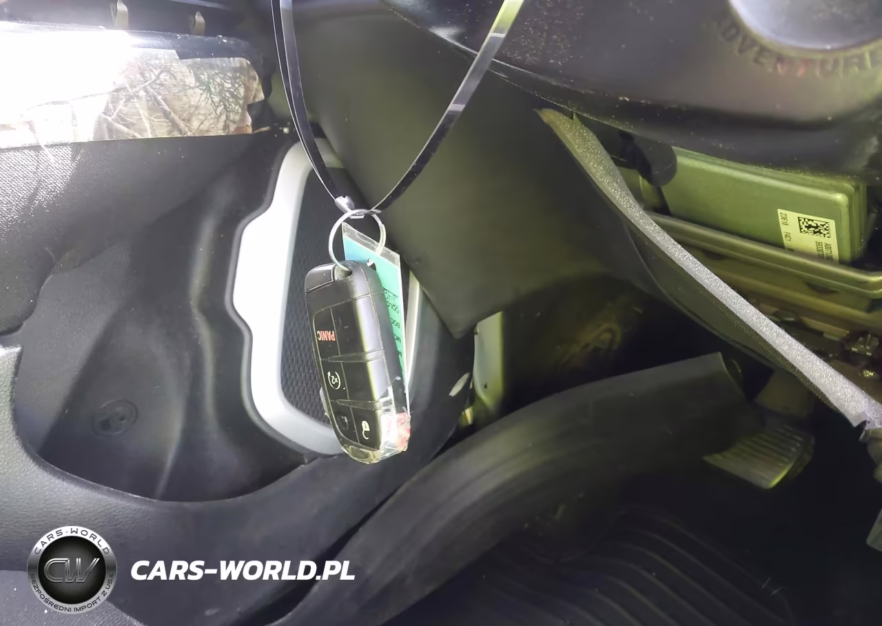 2018 Jeep Renegade Sport 4X4 VIN:ZACCJBAB9JPJ42670 - 11
