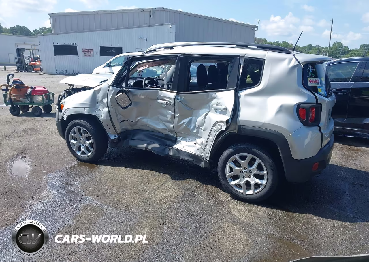 2018 Jeep Renegade Sport 4X4 VIN:ZACCJBAB9JPJ42670 - 3