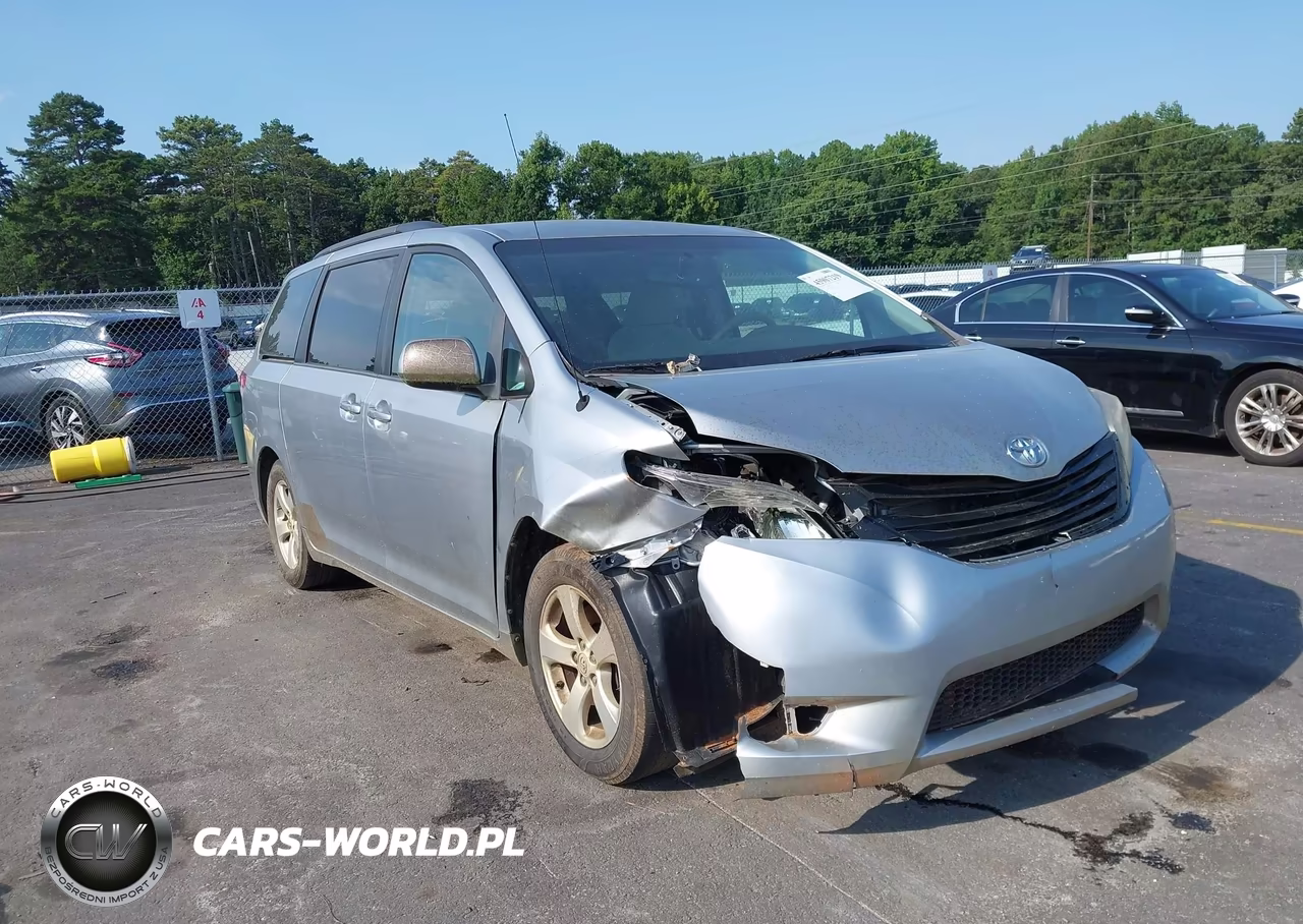 2014 Toyota Sienna Le V6 8 Passenger – zdjęcie 1 z 17